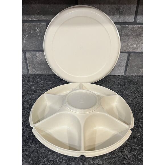Vintage Tupperware Divided Vegetable Relish Chip & Dip Serving Tray & Lid - Picture 1 of 9